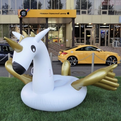 Плавательный матрас "Пегас золотой"